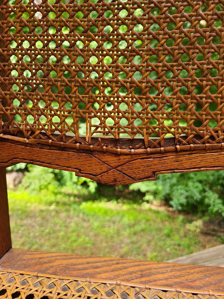 Silla alta de madera vintage para niños con asiento y respaldo de bastón tejido Foto 2 de 4