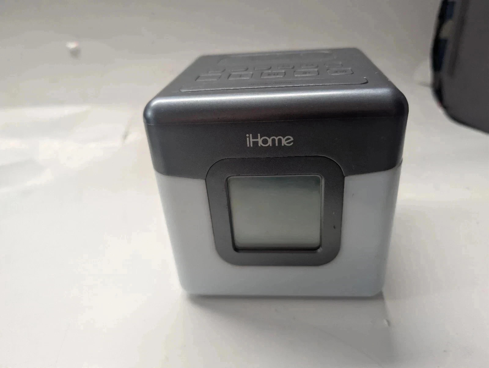 iHome IBT28GC Alarm Clock Radio