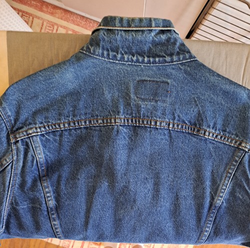 Vintage Levi’s 70506 - 0216 Type III Denim Trucker Jacket 44R by Levi's, $85 - Photo 6