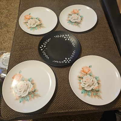White Melmac HARMONY HOUSE / Catalina floral design plates - (4) 10  Bonus Plate