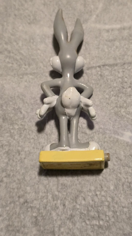 "Figura de acción Looney Tunes Bugs Bunny Puc 3,5"" gris blanco orejas largas" Foto 2 de 2