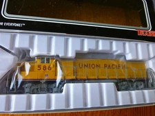 Atlas TM HO #10001223 Union Paicfic Diesel EMD Locomotive GP38-2 Road #586