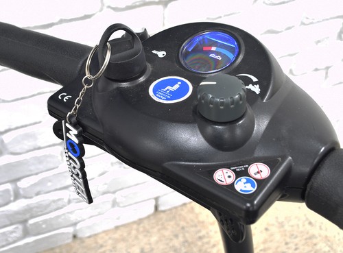 Llave de lujo fácil tracción para scooters de movilidad Pride and GoGo para personas mayores y adultos - Imagen 4 de 10