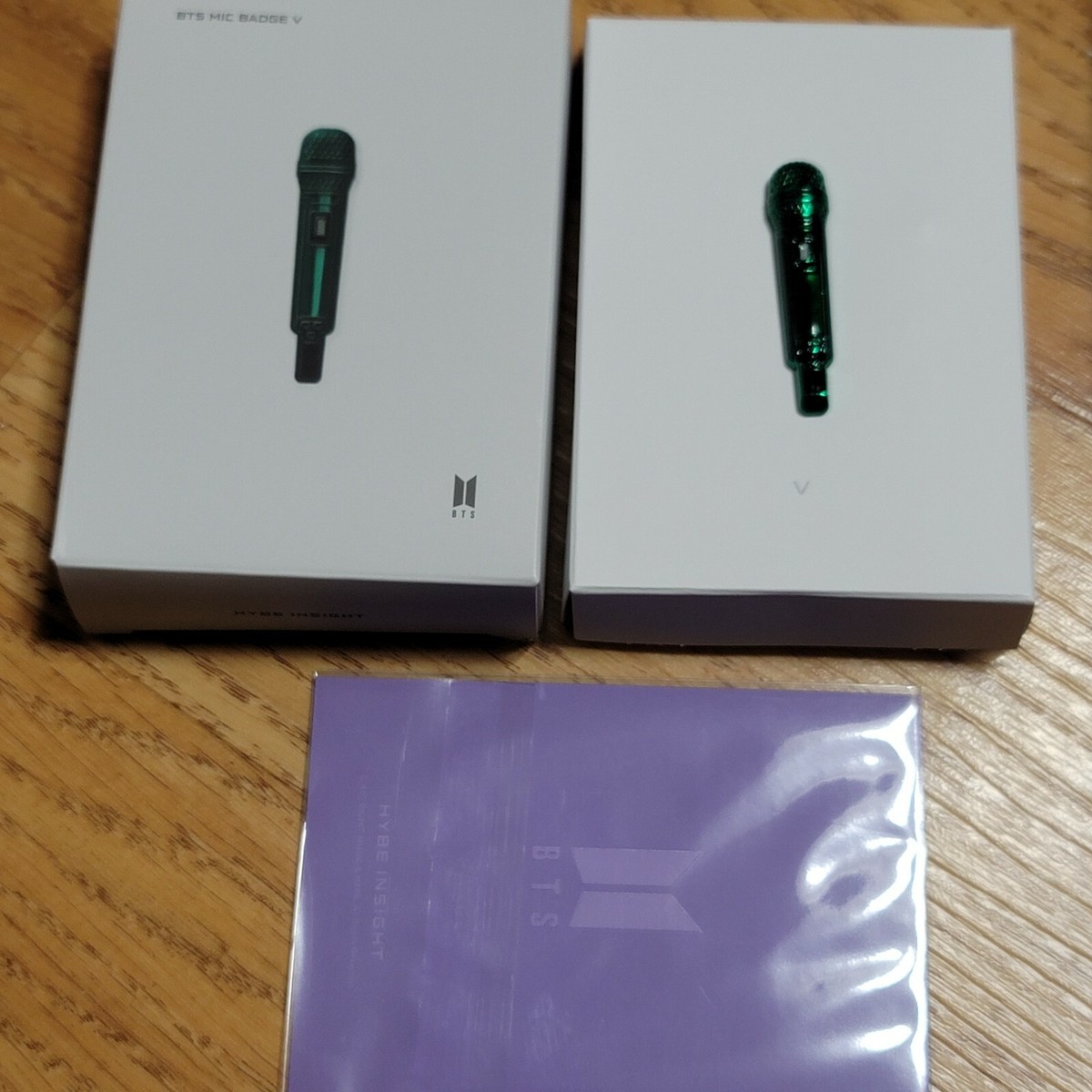 アイドル BTS HYBE INSIGHT BADGE SET BTS HYBE INSIGHT Official MIC BADGE + random PHOTOCARD | eBay