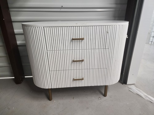 Stylish modern white and gold dresser with 3 roomy drawers. - Picture 2 of 8