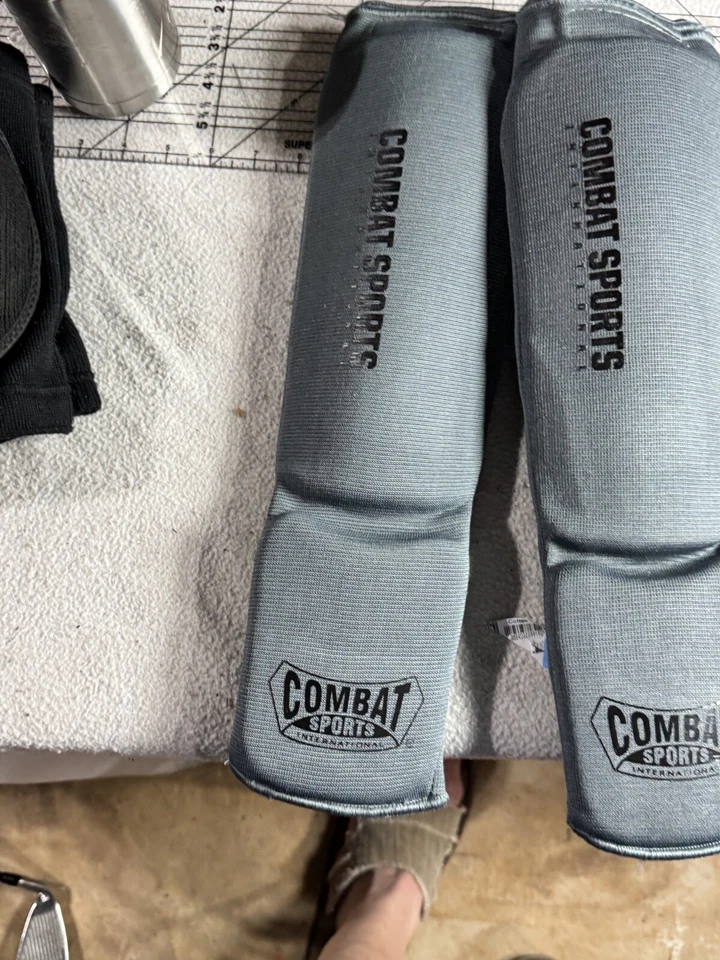 Combat Sports Mens International Boxing Martial Arts Kickboxing Protectors Sz Sm - Image 2 of 4