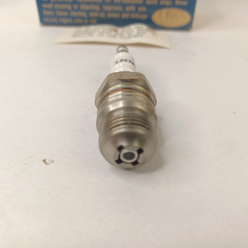Lectra Fuel Igniter Spark Plug Original Retail Box set of 8 HD18 Vintage - Picture 6 of 10