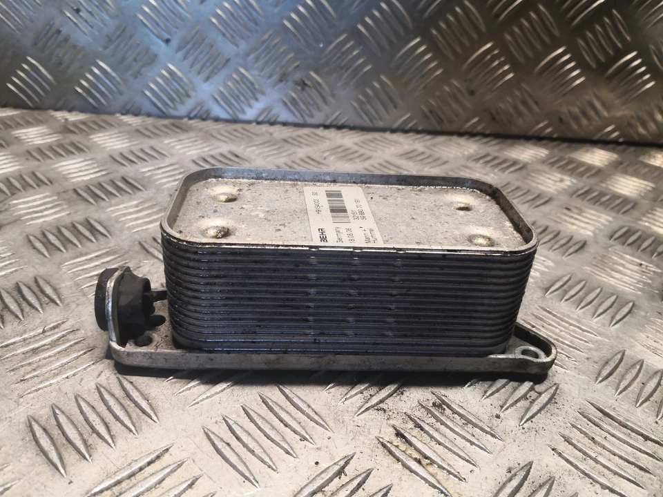 Radiador enfriador de aceite MERCEDES-BENZ C 230 W203 2721880001 gasolina M272 Foto 2 de 4