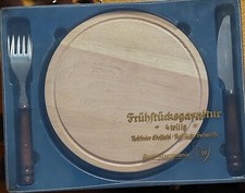 2 Frühstücksgarnituren ; Holzbrett; Messer und Gabel jeweils mit Holzgriff