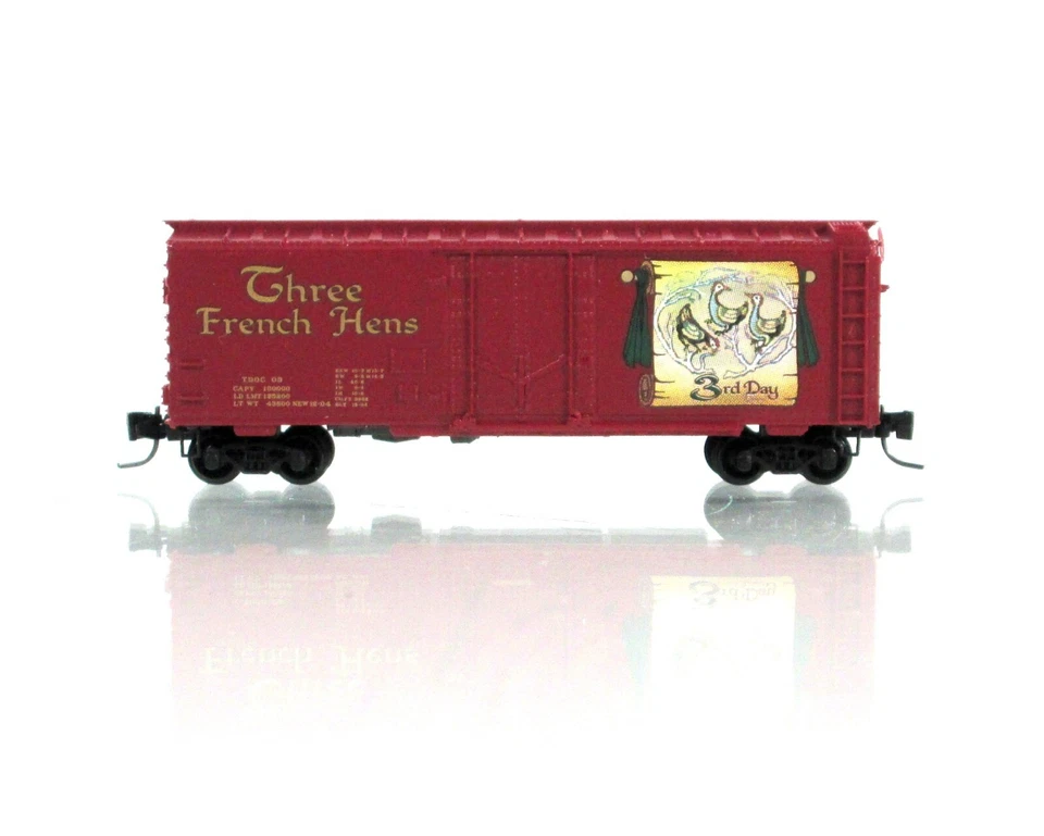 Z Scale ***THREE FRENCH HENS*** 12 Days Christmas Box Car - MICRO TRAINS 14933-2 - Image 2 of 4