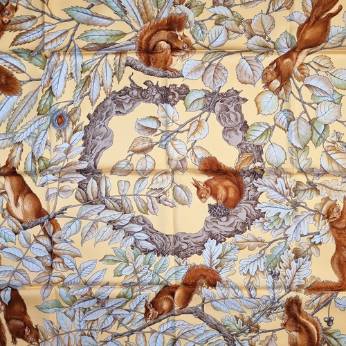 RARE VINTAGE HERMES Silk Scarf "Casse Noisette" Carre 90 by Antoine De Jacquelot - Picture 5 of 15