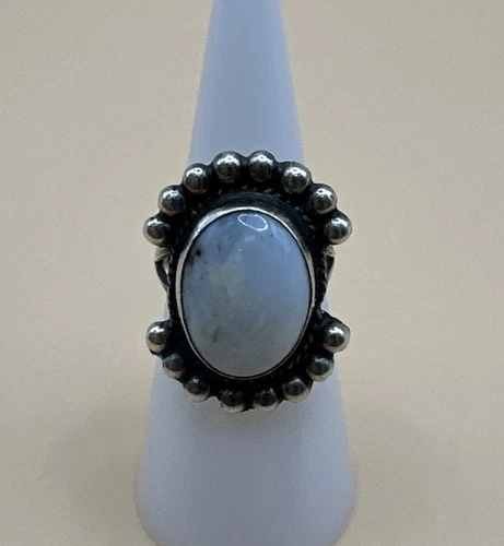 Vintage 925 Sterling Silver Oval Moonstone Ring /Size 6.75