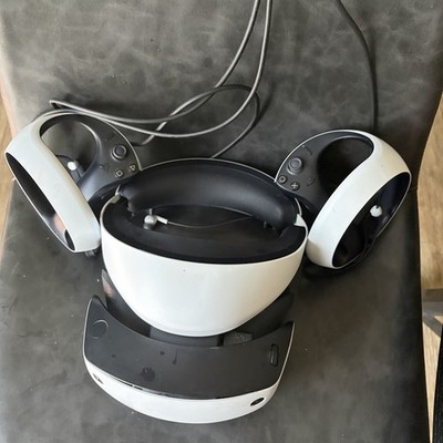 Sony PlayStation VR2 VR Headset w/ Sense Controllers 120Hz White/Black