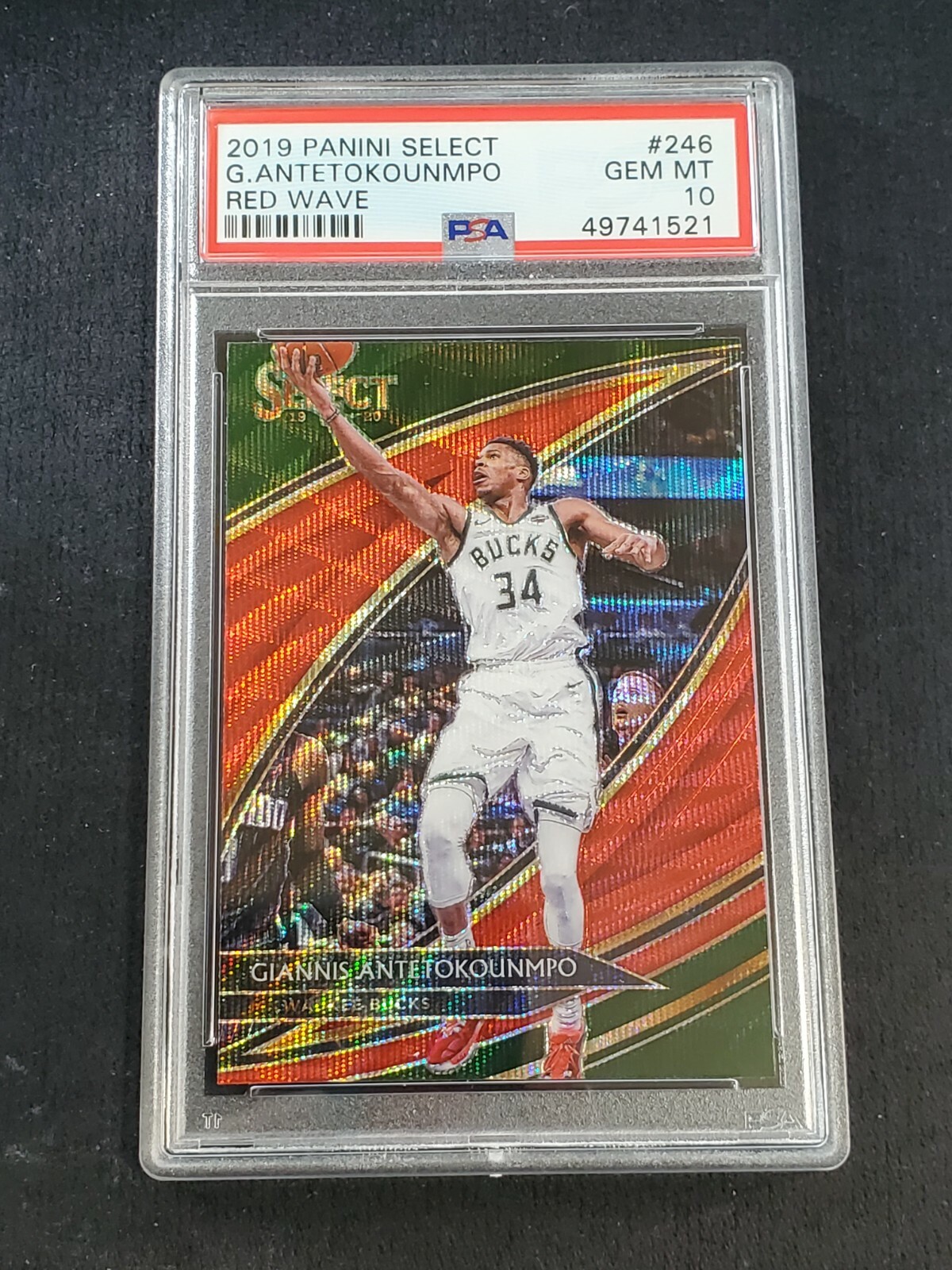2019-20 Select Courtside Red Wave #246 Giannis Antetokounmpo PSA 10 R6220J