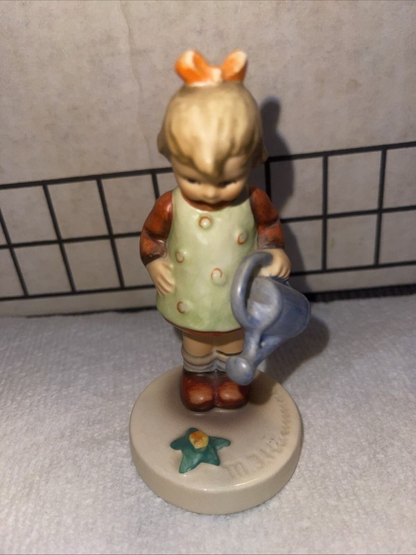 Vintage Hummel Figurine “Little Gardner”  #74  4.5" Tall W. Germany