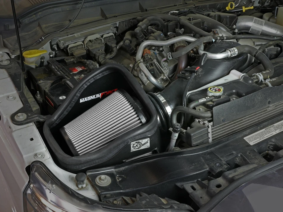 aFe Power Magnum FORCE Stage-2 Pro Dry S Air Intake 11-16 Super Duty Diesel 6.7L Foto 3 de 4