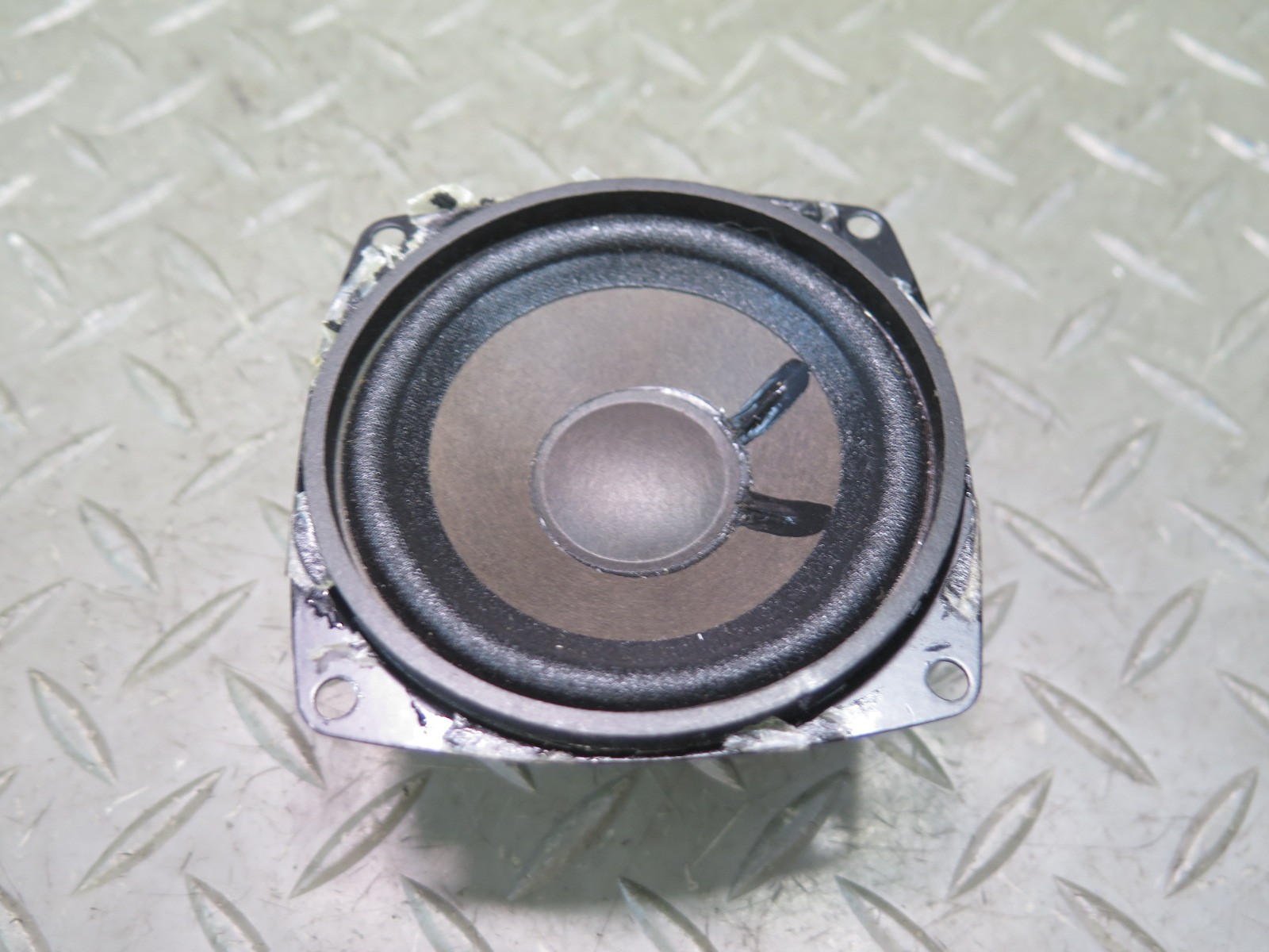 2008-2019 MASERATI GRANTURISMO M145 DASH CENTER AUDIO SPEAKER