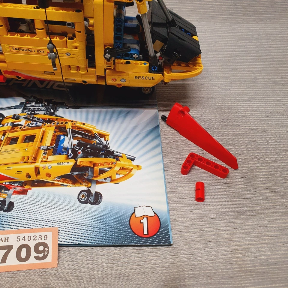 LEGO Technic 9396 Helicopter, photo 3 of 5