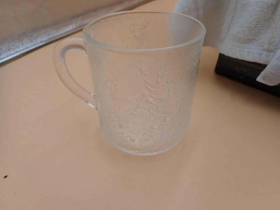 Juego de 4 tazas vintage árbol de Navidad NOEL Duralex vidrio hecho en Francia NUEVO EN CAJA Foto 4 de 4