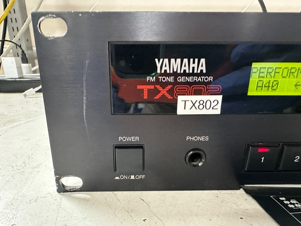 ヤマハ YAMAHA TX802 FMトーンジェネレータ Yamaha TX802 Tone Generator Vintage Rare FM rackmount module