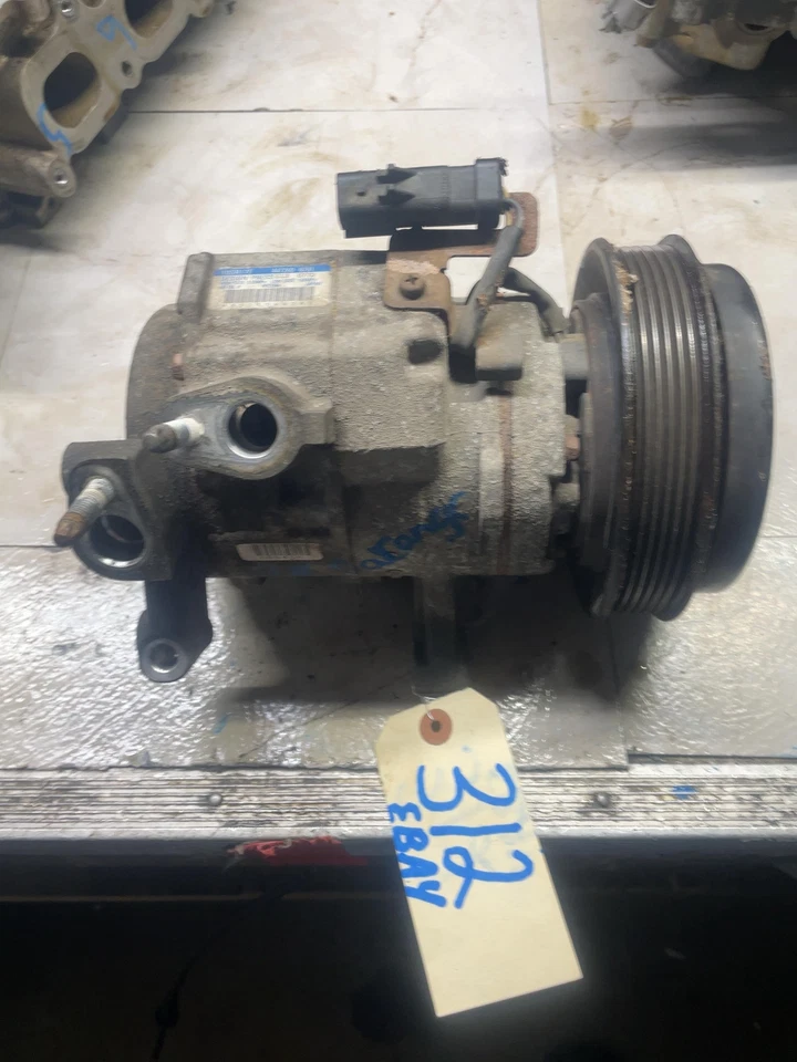 Compresor de aire acondicionado Dodge Durango 09 Aspen 2008-2009 con aire acondicionado trasero 4,7 L OEM Foto 2 de 4