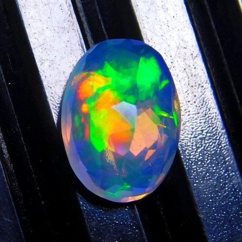 Beautiful AAA Faceted Water Ethiopian Opal Gemstone Size 10.5x7.5x4.5mm 1.8cts - Picture 3 of 3
