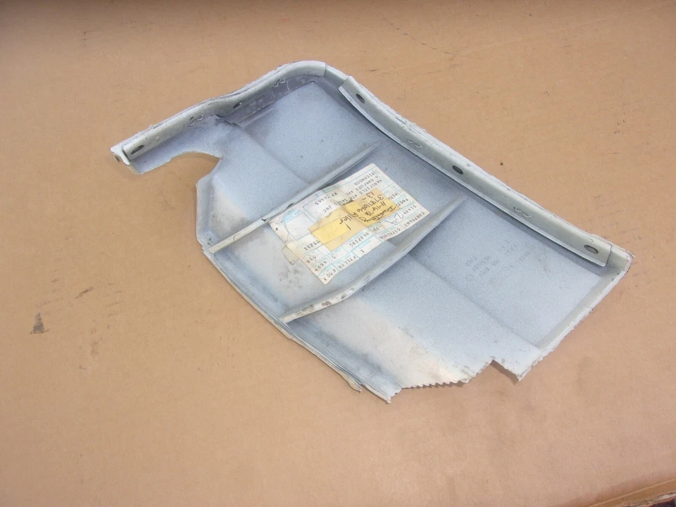 1974 1975 1976 Plymouth Gran Fury Nuevo de Lote Antiguo MoPar Relleno de parachoques delantero derecho Foto 2 de 2