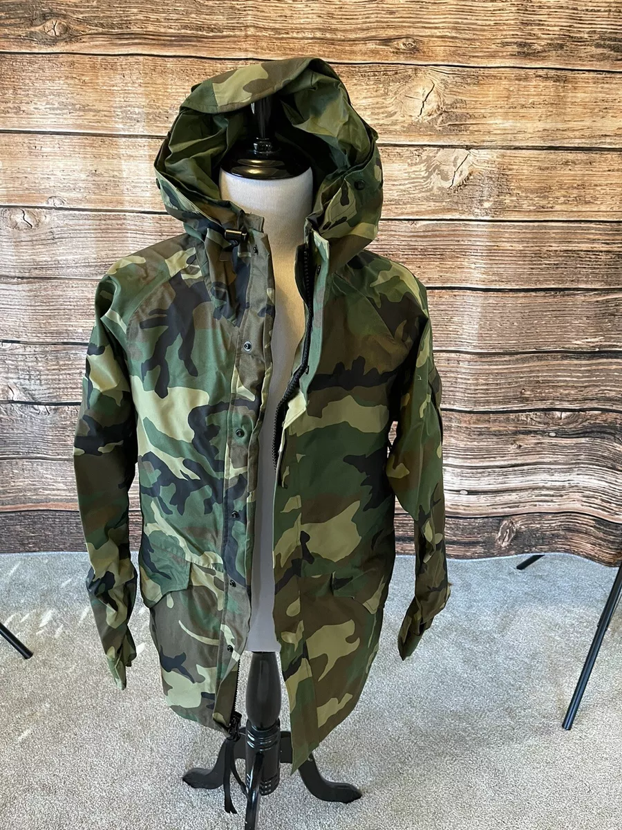 Genuine US GI Military cold weather woodland Camouflage Gortex Jacket/Parka New