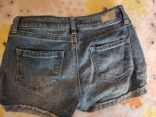 RSQ Mid Rise Cuff Shorts - Size 10 - Picture 2 of 3