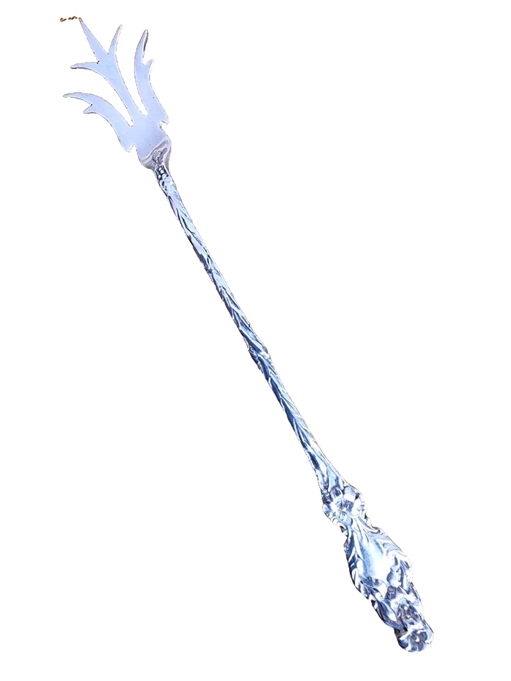 Whiting Silvercraft Sterling Silver Lily Pattern Lettuce Fork - Image 2 of 4