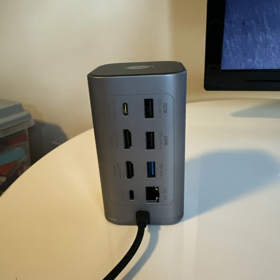 Estación de acoplamiento Baseus Nomos NU1 Air Spacemate 12 en 1  Foto 2 de 2