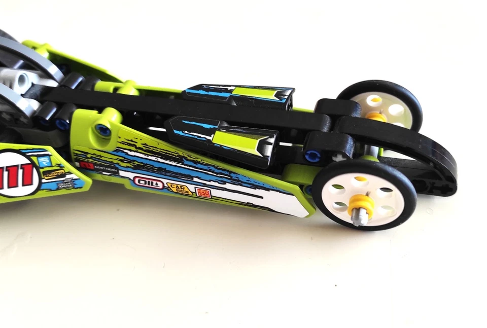 LEGO Technic 42103 Dragster, photo 2 sur 5