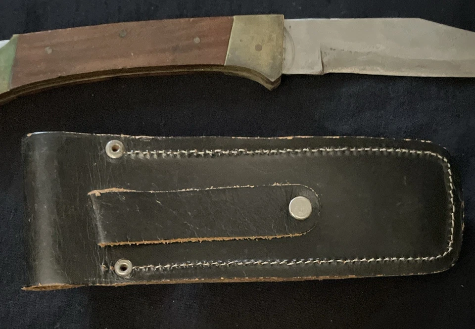 Cuchillo Plegable Pakistán De Colección Exterior Madera Inoxidable Mango Latón con Estuche Foto 4 de 4