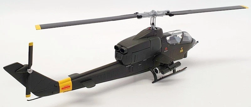 Corgi 1/48 Scale Model Aircraft US51204 - AH-JJ Cobra USMC HML 367 - Image 2 of 4