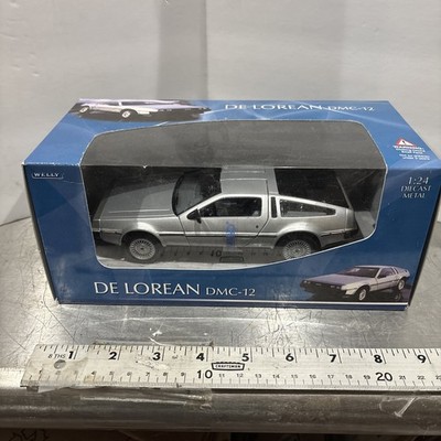 DeLorean DMC-12 1:24 Welly Diecast Model Car NEW IN BOX