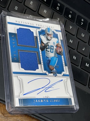 Jahmyr Gibbs Auto National Treasures 2023 Panini Rc Detroit Lions On Card... - Bild 2 von 11