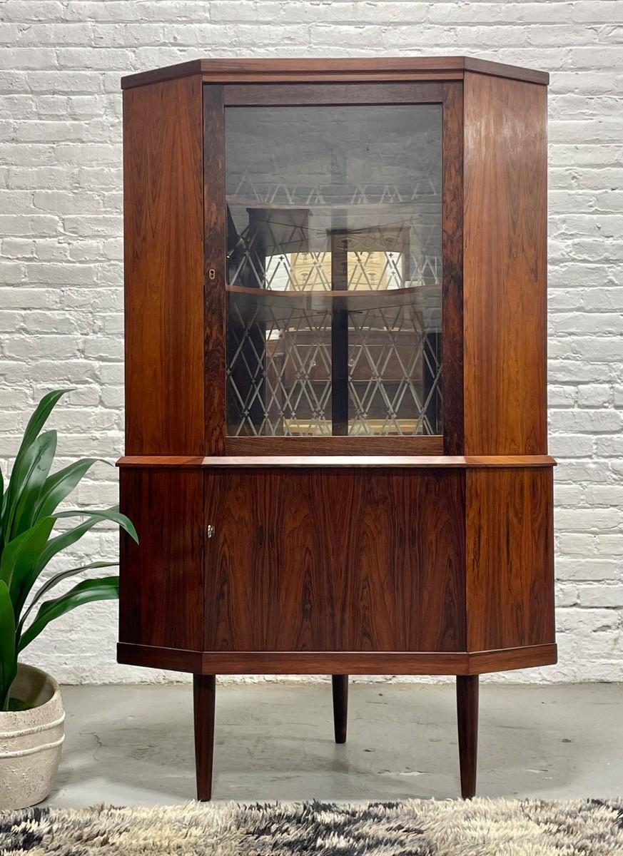 Mid Century Modern ROSEWOOD Corner China Cabinet / Bar Cabinet, c