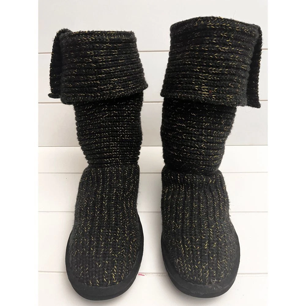 Stivali maglione UGG maglia nera con dettaglio filo metallizzato oro taglia 8