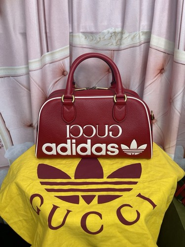 GUCCI X ADIDAS RED Textured Dolklar Calfskin Web Trefoil Mini Duffle Bag NWTS - Bild 3 von 24