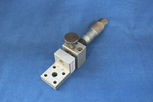 Mitutoyo linear stage 0-25 mm range