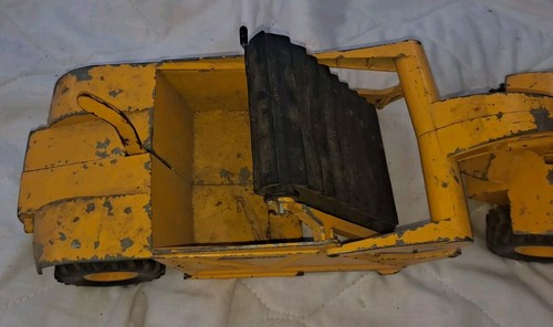1970'S ERTL 18" JOHN DEERE ELEVATING SCRAPER 1/16TH SCALE - Picture 3 of 13