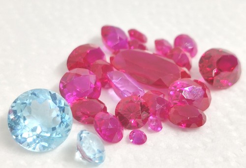 Synthetic Ruby stone red corundum With Visible Inclusions Emerald shape - Picture 2 of 11