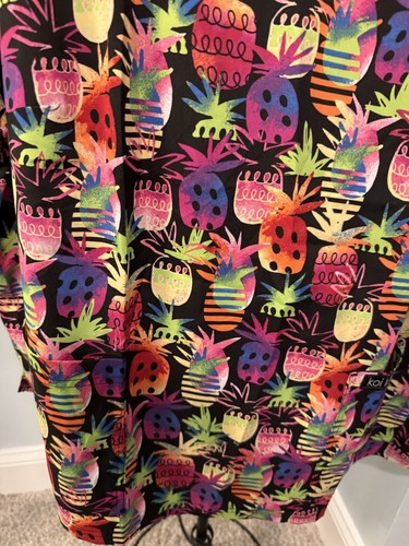 New Koi Basics Tiki Pineapple Leslie V Neck scrub top women 3X 3XL black red - Picture 3 of 10