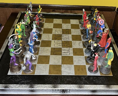Eaglemoss Marvel Chess Collection Special with The Incredible Hulk & She Hulk