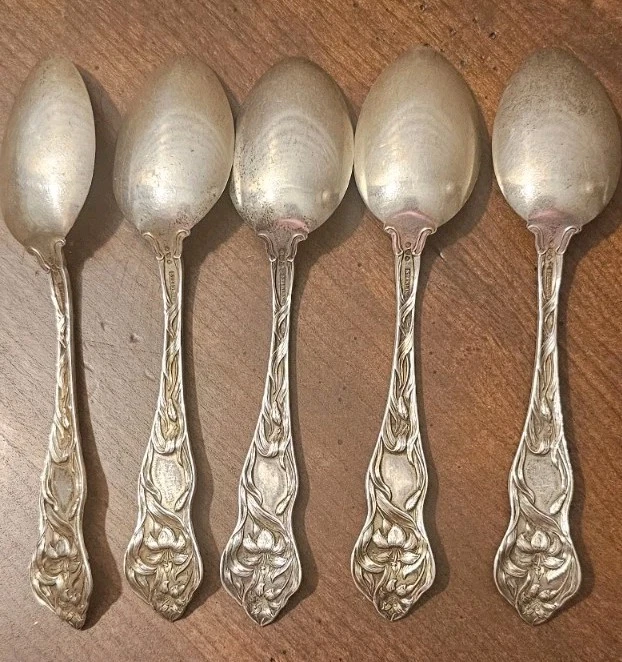 ANTIGUO JUEGO DE CUCHARAS DE PLATA ESTERLINA WATSON LILY 1902 132 gramos Foto 2 de 4