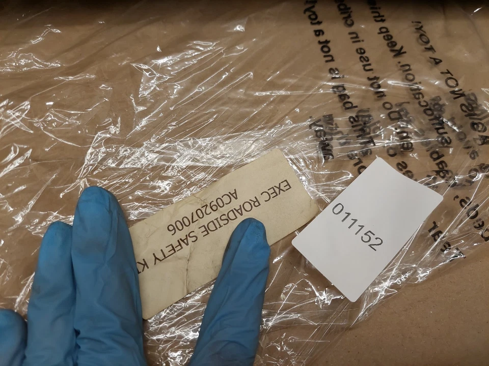 Kia Sportage Executive Road Safety Kit 2011-on AC09207006 Genuine NEW — 第 4/4 张图片