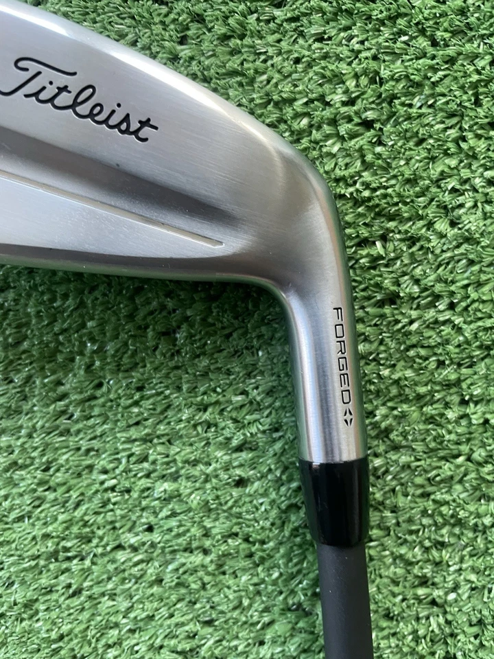 Titleist T250U Utility 2 Iron 2025 Extra Stiff Flex Graphite RH Mens Golf Club - Image 2 of 4