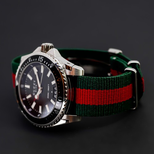 Gucci Dive 136.2 Quartz Watch – 45mm – Red/Green Fabric Band #66637 - Picture 3 of 10