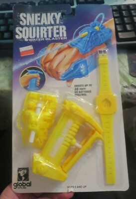 1989 Global Sneaky Squirter Water Blaster Wrist Squirter NEW Vintage Toy Yellow