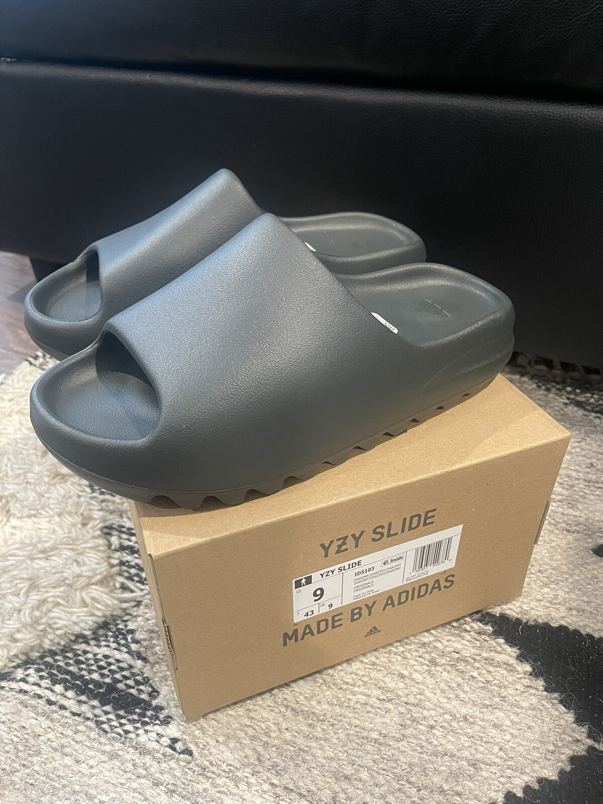 ADIDAS YEEZY SLIDE DARK ONYX SIZE 9 | eBay